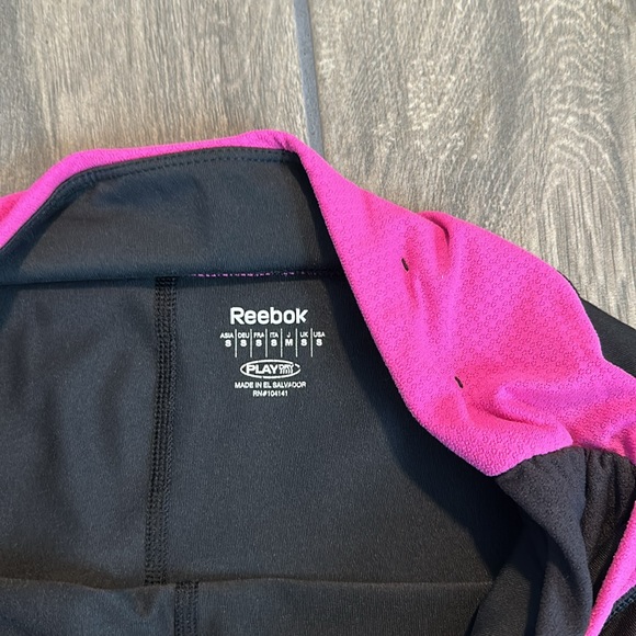 Reebok yoga pants size small. Black with pink waistband. No pockets. - Picture 4 of 5